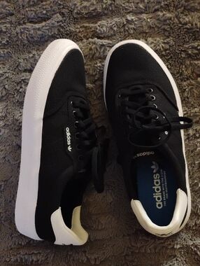 Adidas 3 MC Size Women's Size 9  Mens Size 8